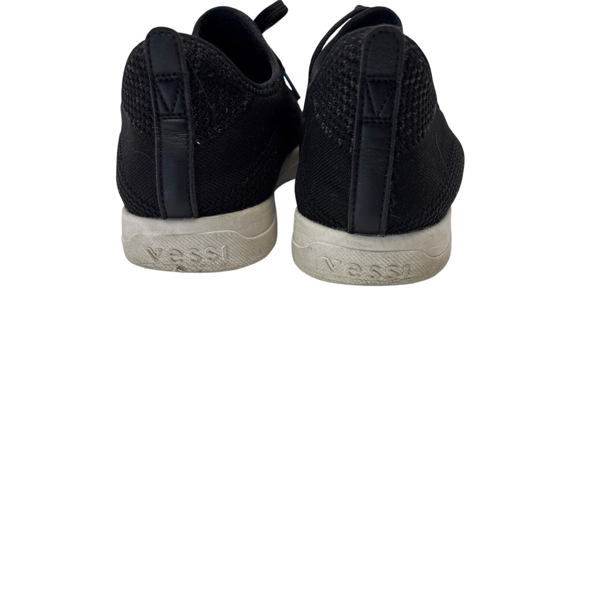 Vessi Weekend Men’s Waterproof Sneakers Size 11 Black White